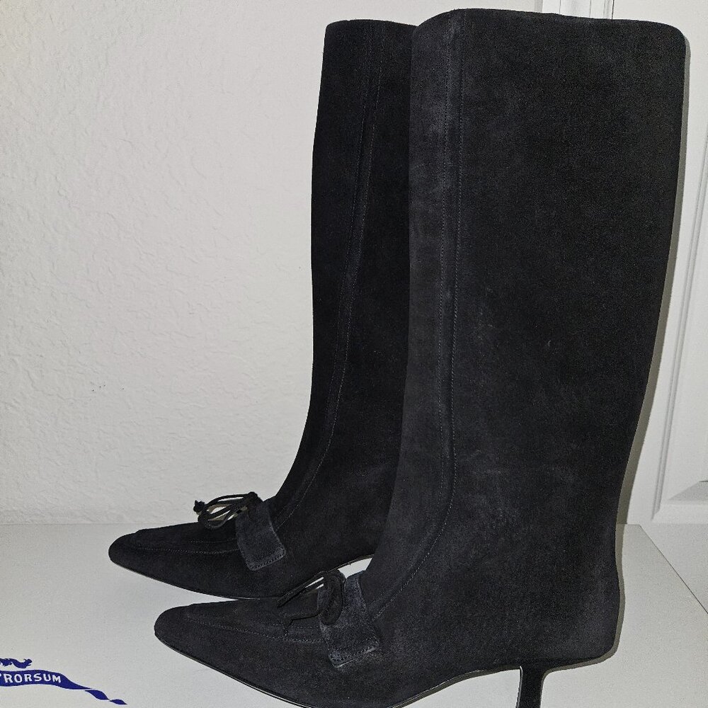 Burberry wms black low heel boots, EU 38, US 8